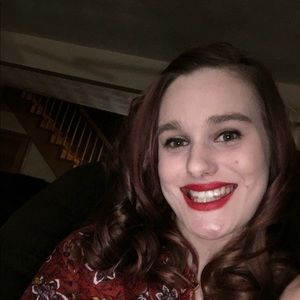 Meet your Posher, Abigail